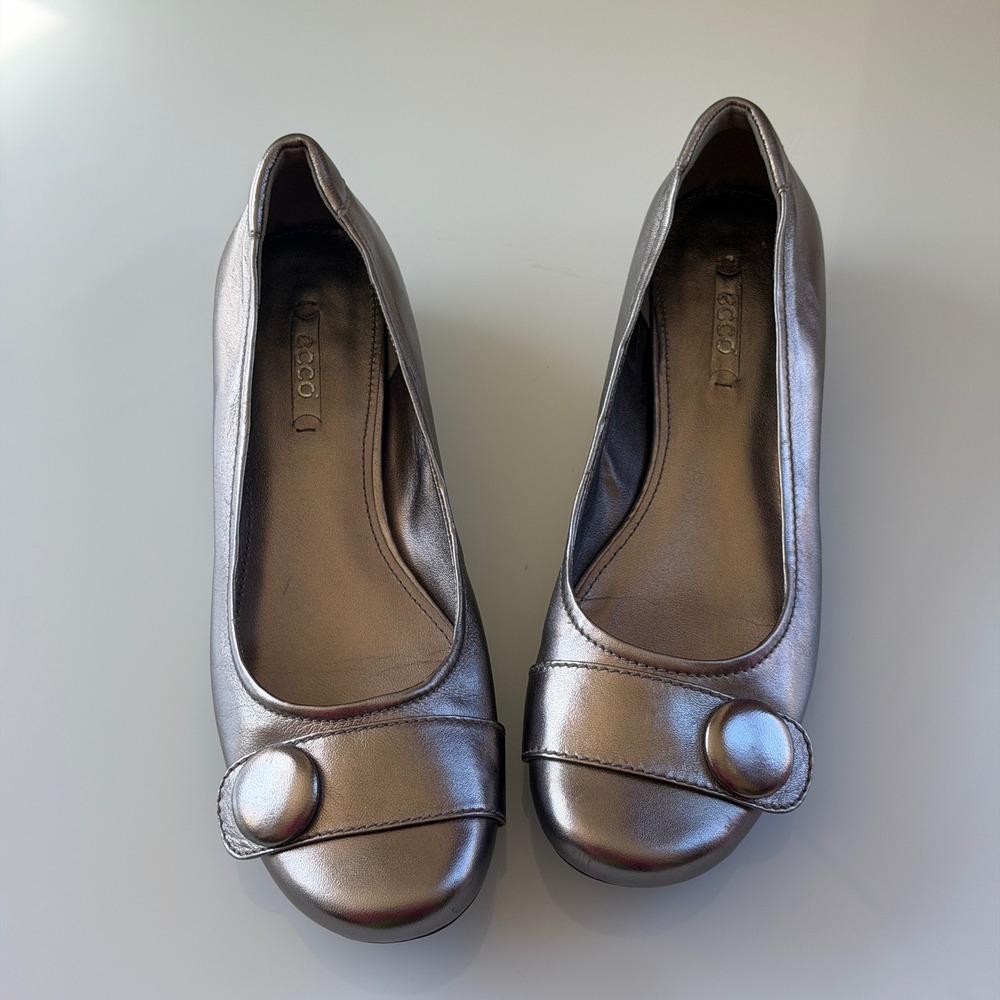 Silver Metallic Leather Flat Button Detail Indie Sleaze 41 Whimsy Twee cute